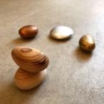 根羽杉を使用し石ころをイメージして制作しました
