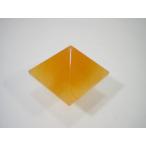 オレンジカルサイト（方解石）のピラミッド幸運をもたらすオレンジ色のパワーストーン