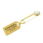 シャネル ブローチ ロゴ タグモチーフ フェイクパール F20C CHANEL アクセサリー ピンブローチ 安心保証