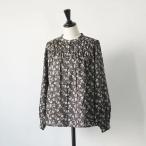 sosotto (ソソット) | LIBERTYタナローン胸シャーリングブラウス (black/navy) | トップス リバティ Pansy Scatter