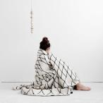 bastisRIKE | THE GRID - COTTON BLANKET (black and white) | 白黒ブランケット 北欧 シンプル モノクロ インテリア