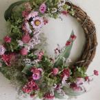 約30cm大きめピンクのハーフムーンリースの魅力とは？