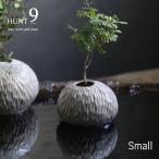 花瓶 陶器 一輪挿し / HUNT9 Bohumila Small / フラワーベース 花器 丸 芸術的 オブジェ インテリア おしゃれ プレゼント マグネット