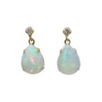 ゆれる ペアシェイプカボッション オパール ピアス 18金製