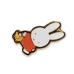 スモMF1896  【miffy】【ミッフィー】ピンズ【おさんぽ】【ウサギ】 【ミッフィーちゃん】【ディック・ブルーナ】【絵本】【アニメ】【ピンバッジ】【バッジ】…