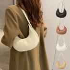 三日月型PUレザーショルダーバッグ