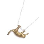 HOASHI YUSUKE ホアシユウスケ 「 バタフライエフェクト 」 猫のプチペンダント ( 真鍮 ) 正規品 ネックレス ネコ 動物 アニマル 蝶 アンティークゴールド …