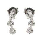 Yahoo! Yahoo!ショッピング(ヤフー ショッピング)煌めく3連の星キュービックジルコニアのピアス チタン製ポスト セール価格 爆買