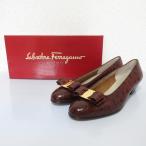 未使用 Salvatore Ferragamo サルヴァトーレフェラガモ クロコ型押しレザー ヴァラリボン パンプス 6 1/2 23.5cm相当 ブラウン レディース 古着 中古