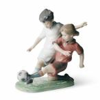 リヤドロ Lladro Fair Play Children Football Figurine 01008401