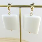 Yahoo! Yahoo!ショッピング(ヤフー ショッピング)ピアス トレンド アクリル 大人可愛い 大ぶり四角 シンプルスクエア白パーツ 新鮮パーツ。流行の幾何型 ボリュームピアス ★送料無料 アクセサリー レトロ