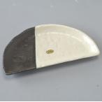 中皿 半月 塗分け 黒と白