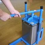 「一斗缶 開封装置(切る機能優先タイプ)」廃缶処理