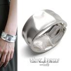 ホワイト つや消し ワイドバングル 槌目バングル 不規則 ボーンカフ 腕輪 開閉式 着脱らくちん ごつめ 太め 幅広 存在感