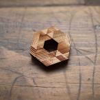 【木ｔｃｈ】クルミの木・ブローチ　honeycomb（ハニカム）