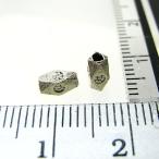 Yahoo! Yahoo!ショッピング(ヤフー ショッピング)シルバーバーツ 1-098 4個で1セット 細長い小さなビーズにカットが入ってお花のような模様の入ったビーズ