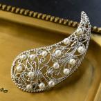 ベビーパールブローチ可憐で華やかレ...