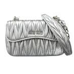 美品 MIUMIU ミュウミュウ MATELASSE シ�