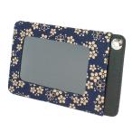 印伝 甲州印伝 印傳屋 上原勇七 パスケース 定期入れ icカードケース 2525 忘れな草 紺地×白漆 鹿革 本革 レザー 花柄 ブランド 春ギフト 贈り物 YM02