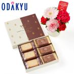 母の日 花 2026 生花アレンジメントA & ヴィタメール スイーツセット ｜5/7-10のあいだに順次お届け※沖縄・離島へは届不可(MD)