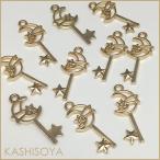 Yahoo! Yahoo!ショッピング(ヤフー ショッピング)チャーム/月＆流れ星の鍵　14ｍｍ×32ｍｍ「ライトゴールド」2個入り（宇宙,空,星,レジン枠,UVレジン,ハンドメイド,ネックレストップ,アクセサリー,）