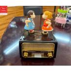 収納オルゴール、ロマンチック カップルオルゴール かわいい 素敵な2人形 キスニング機械 回転 ラジオデザイン オルゴール結婚式 バレンタインギフト インテリア