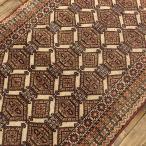 Tribal Rug トライバル ラグ 朱色とアイボリンベージュカラーで構成された菱形の紋章文様がデザインされた ビンテージ 手織り絨毯 ラグ