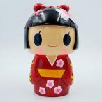 こけしバンク 貯金箱 (赤・青・ピンク) 陶器 昭和デザイン レトロ 大容量 こけし 温泉 縁起物 厄除け 日本 日本伝統 和柄 和風 お土産 グッズ プレゼント