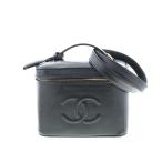 [ ограничение цена 1/1 до ]CHANEL ( Chanel ) черная икра s gold 2WAY косметичка сумка мешочек / vanity / вечерняя сумочка used:B[ROR]