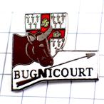 ピンバッジ・牛と矢ビ