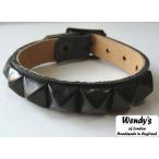 ＷＥＮＤＹ'Ｓ ウェンディーズ 正規 イギリス製 1-Row Small Pyramid Buckled Wrist Band 1連 スモール ピラミッド スタッズ バックル ブレス(BK/BK)