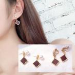 イヤリング ピアス スタッドピアス キャッチピアス レディース アクセサリー 左右セット フェイクパール プレート ひし形 菱形 きれい 大人上品 お