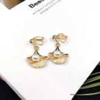 Yahoo! Yahoo!ショッピング(ヤフー ショッピング)イヤリング フックピアス フェイクパール レディース アクセサリー 貝殻モチーフ シェル型 おしゃれ きれいめ 大人上品 可愛い かわいい ゴールドカ