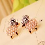 Yahoo! Yahoo!ショッピング(ヤフー ショッピング)スタッドピアス レディース 女性用 アクセサリー 羊モチーフ ラインストーン フェイクパール キラキラ 可愛い おしゃれ ギフト プレゼント ゴールド