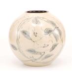 日本の伝統工芸品 九谷焼　7号花瓶　梨釉山茶花＜プレゼント 新築祝い　退職祝い　起業　開業　父の日　母の日　誕生日　敬老の日　海外土産＞