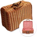  пикник корзина .. данный корзина ( красный белый ( внутри ткань есть ))