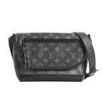 ルイヴィトン パルスメッセンジャー ショルダーバッグ  M12681 ブラック メンズ  中古A品