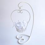 ショッピングリングピロー ゆらゆら クラウン型 リングピロー完成品 ハートスタンド付き 結婚式  ワイヤー 人前式 リングボーイ リングガール 王冠型