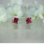 MARE チタンピアス SWAROVSKI RED 2.5×2.5mm ma086