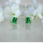 MARE チタンピアス SWAROVSKI GREEN 2.5×2.5mm ma087