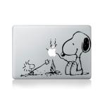 スヌーピー Apple MacBook対応 - Snoopy and Woodstock Campfire アート ステッカー カー ウィンドウ シー