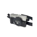OM SYSTEM(OLYMPUS)◆デジタル一眼カメラ PEN E-P7 EZ レンズキット