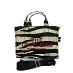 ショッピングJACOBS MARC BY MARC JACOBS◆トートバッグ/キャンバス/アニマル/2F4HTT021H05 005 FA24