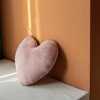 ソファベッドの心臓のためのぬいぐるみの投球枕はかわいい装飾的な枕でいっぱい