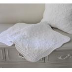 ホワイトキルト マット 50×80 ラグマット ラグ ホワイト ソファーカバー 座面カバー アラベスク柄 キルティングスロー キルティング マルチカバー キルティン