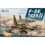  б/у пластиковая модель 1/32 F-5E Tiger II [KH32018]