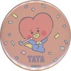 中古バッジ・ピンズ TATA(ブイ) 缶バッジ 「『BT21カフェ』 〜A LITTLE FESTA〜」