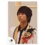  б/у life photograph ( Johnny's ) Kis-My-Ft2/ север гора . свет / грудь выше * костюм белый золотой чёрный * красный * body левый направление * глаз линия сверху /15 лето ... Mai 