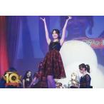 中古生写真(女性) 前田敦子/ライブフォト・横型・膝上・衣装赤・黒・両手上げ・笑顔/DVD・Blu-ray「AKB48劇場オープン10周年記念祭＆AKB48劇場1