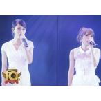 中古生写真(AKB48・SKE48) 前田敦子・高橋みなみ/ライブフォト・横型・上半身・衣装白・左手マイク・ライト青/DVD・Blu-ray「AKB48劇場オープン